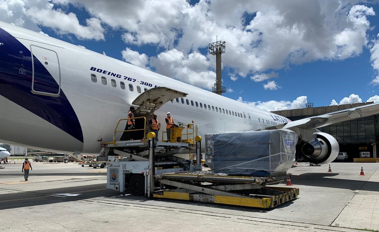 Programa Avião Solidário da LATAM participa da campanha Natal sem Fome em parceria com a ONG Ação da Cidadania