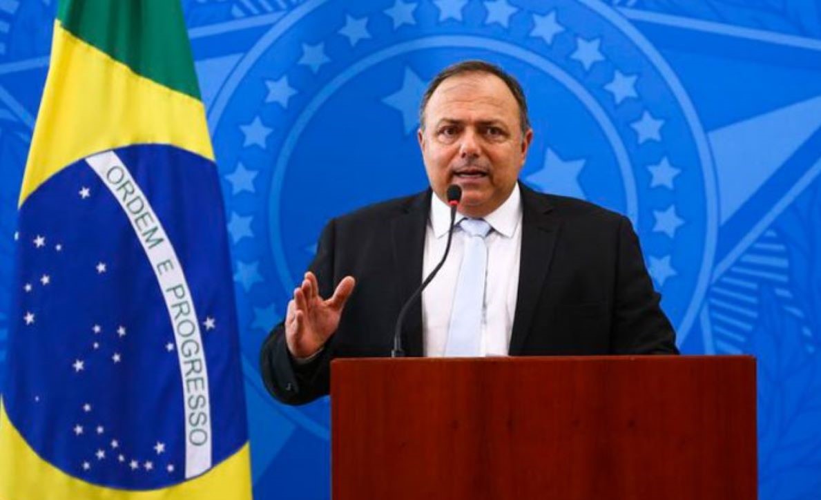 Vacinação emergencial pode começar ainda este mês no Brasil, diz ministro