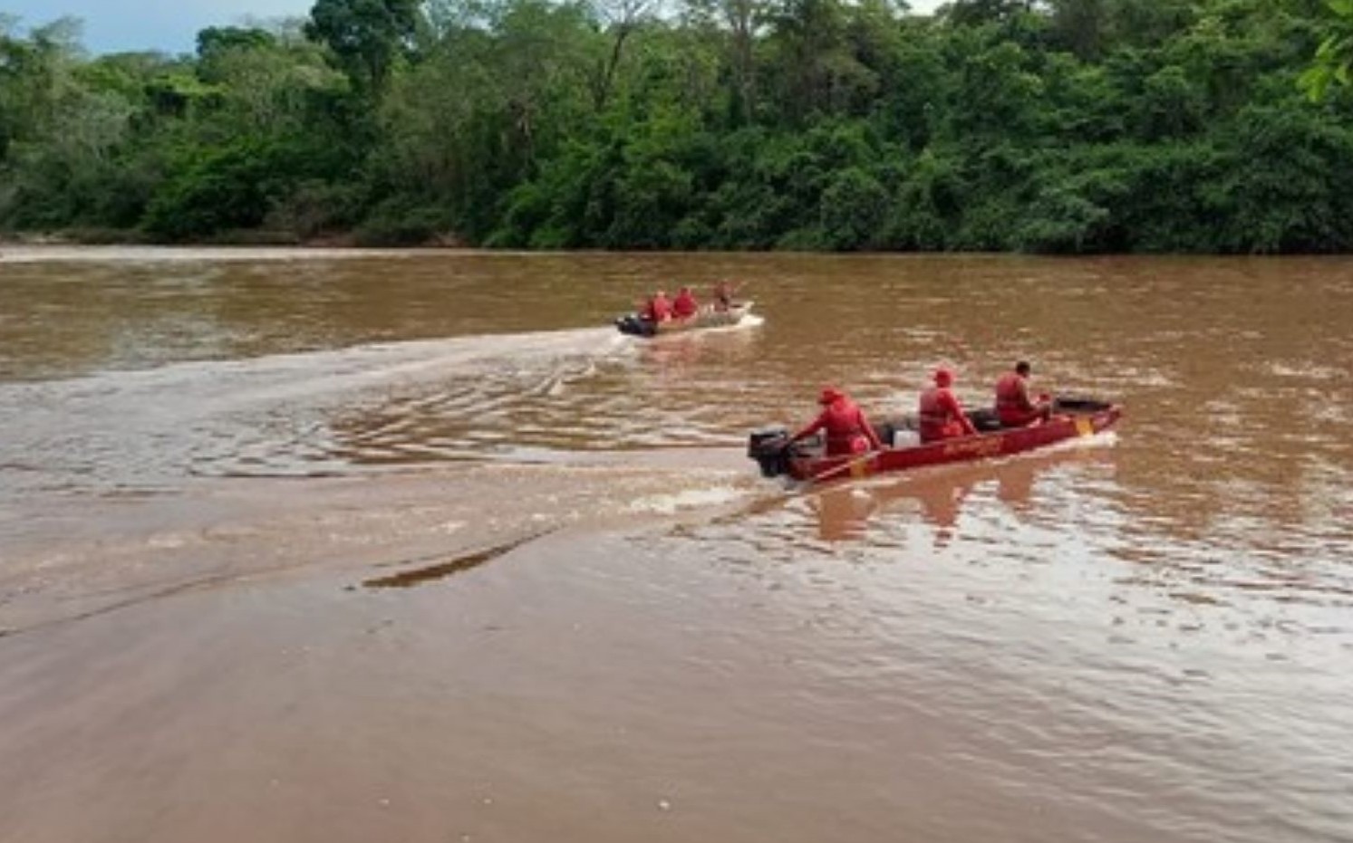 Pai e filho morrem afogados no Rio Araguaia