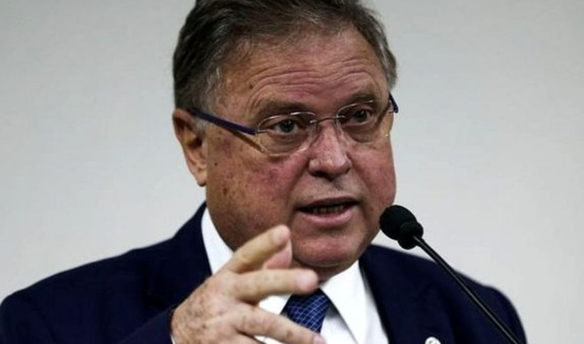 Blairo, mulher, filha, genro e motorista testam positivo para Covid-19