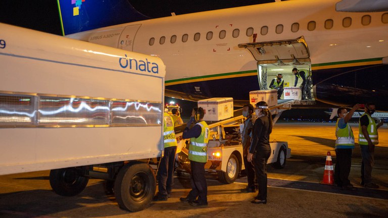 Ministério da Saúde pede reforço de equipes para a vacinação rápida do primeiro grupo e idosos acima de 60 anos em Manaus