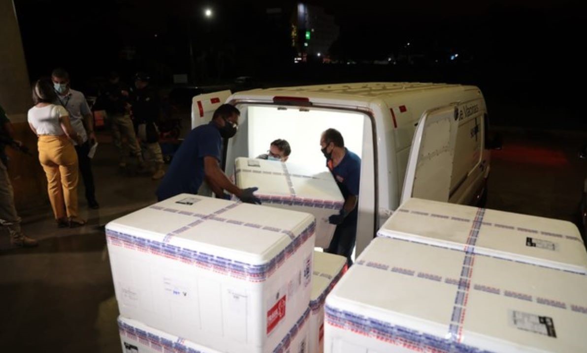 Mato Grosso recebe mais doses da vacina contra Covid-19 neste domingo e começa segunda fase da campanha