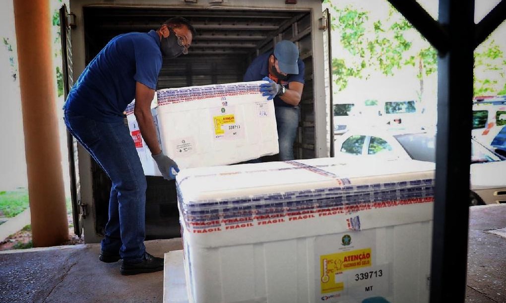 Mato Grosso recebe mais doses da CoronaVac nesta segunda-feira (25)