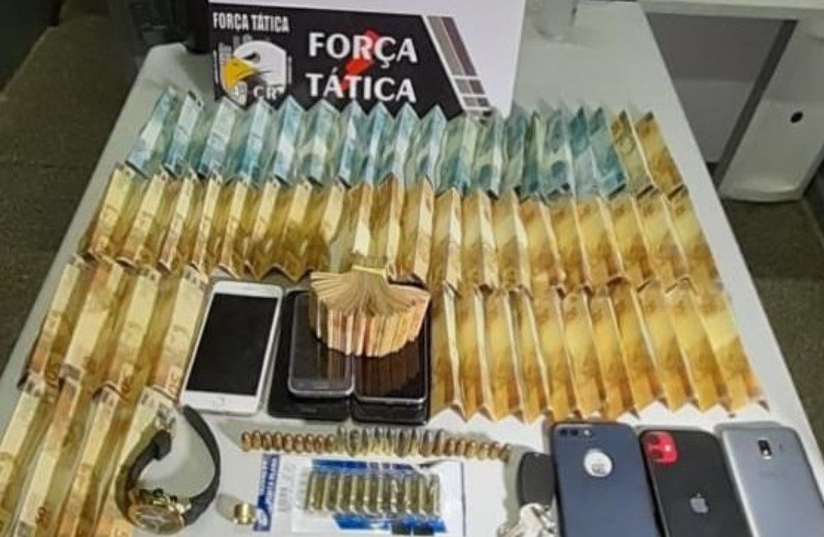 Força Tática encontra anotações de contabilidade e atividades criminosas com dupla em Rondonópolis