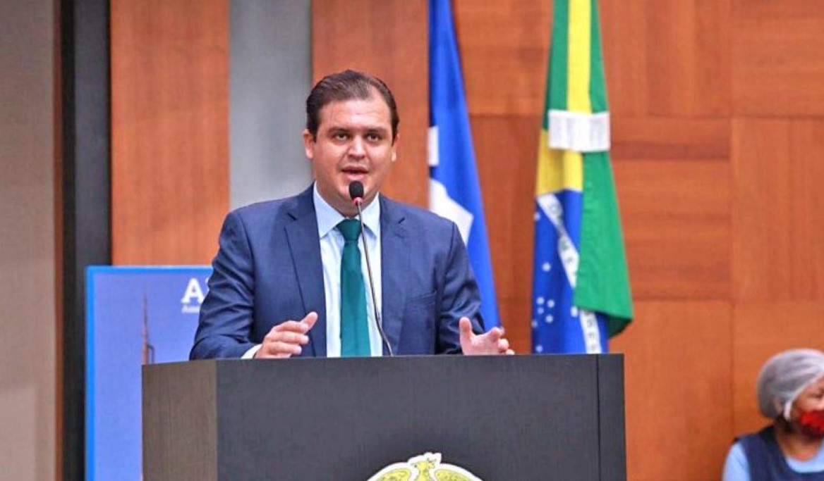 Emendas de Thiago Silva garantem climatização de Escolas Estaduais em Rondonópolis