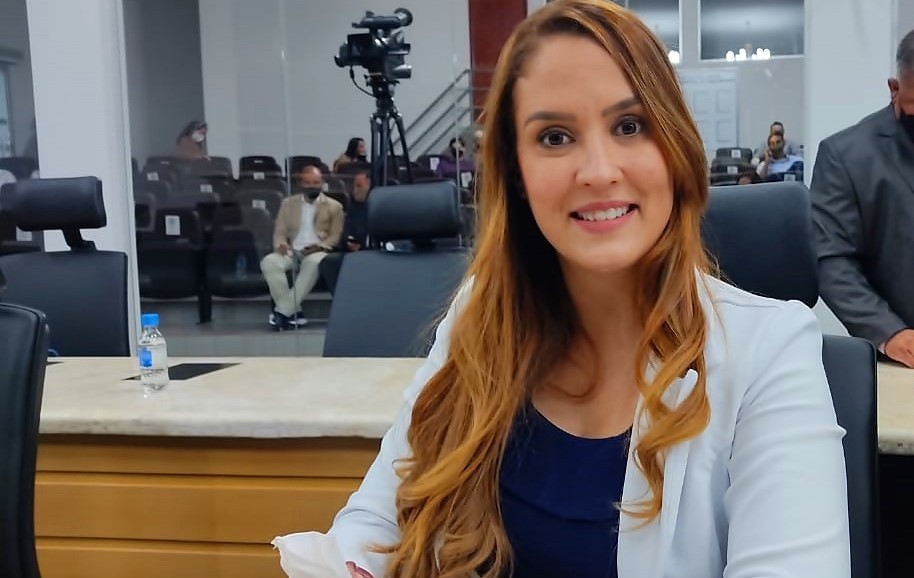 Rondonópolis | Coder atende indicação de vereadora Kalynka e realiza tapa-buracos na região do Mariela