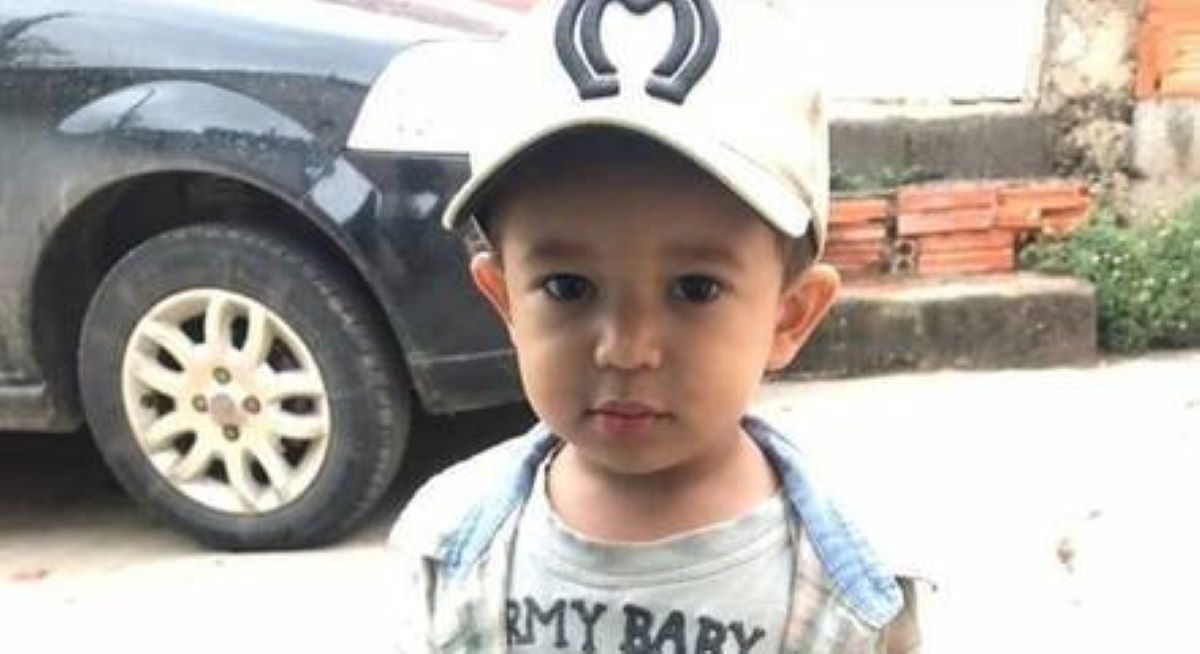 Criança de 2 anos morre após engolir parte de brinquedo em Minas Gerais