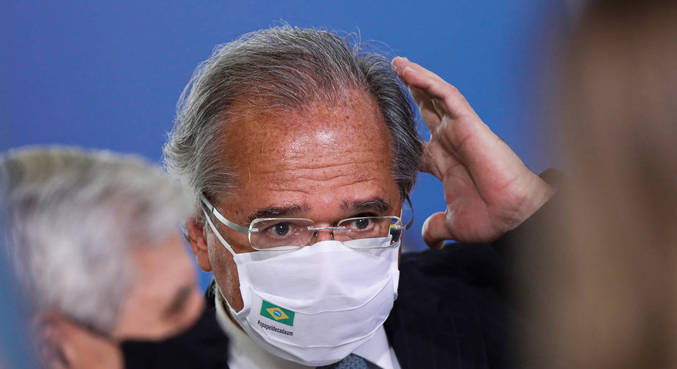 Vacinação em massa vai garantir retomada da economia, diz Guedes