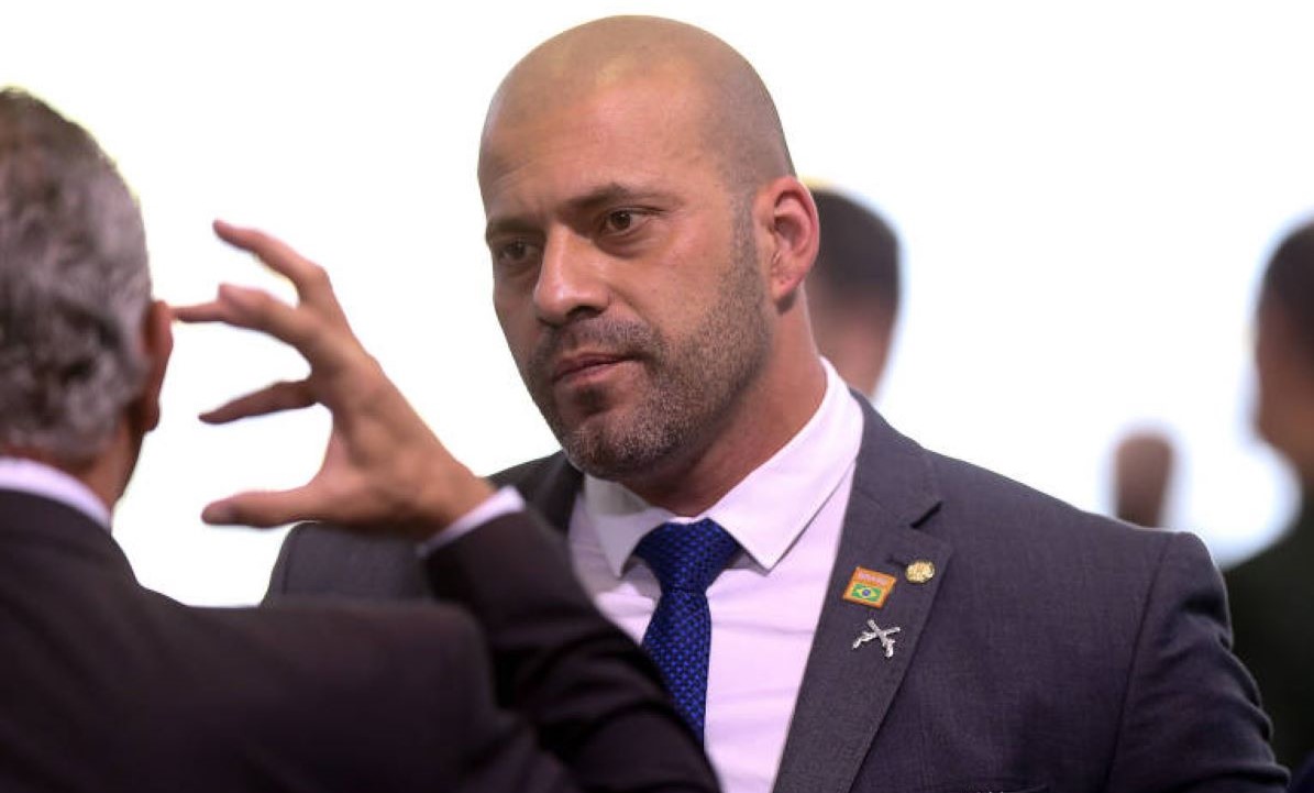 Deputado Daniel Silveira é preso no RJ após divulgar vídeo em suas redes sociais sobre ministros do STF