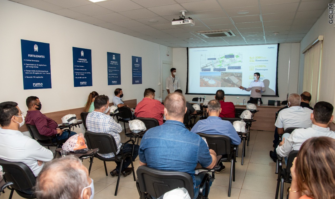 Vice-prefeito e vereadores visitam terminal de cargas de Rondonópolis