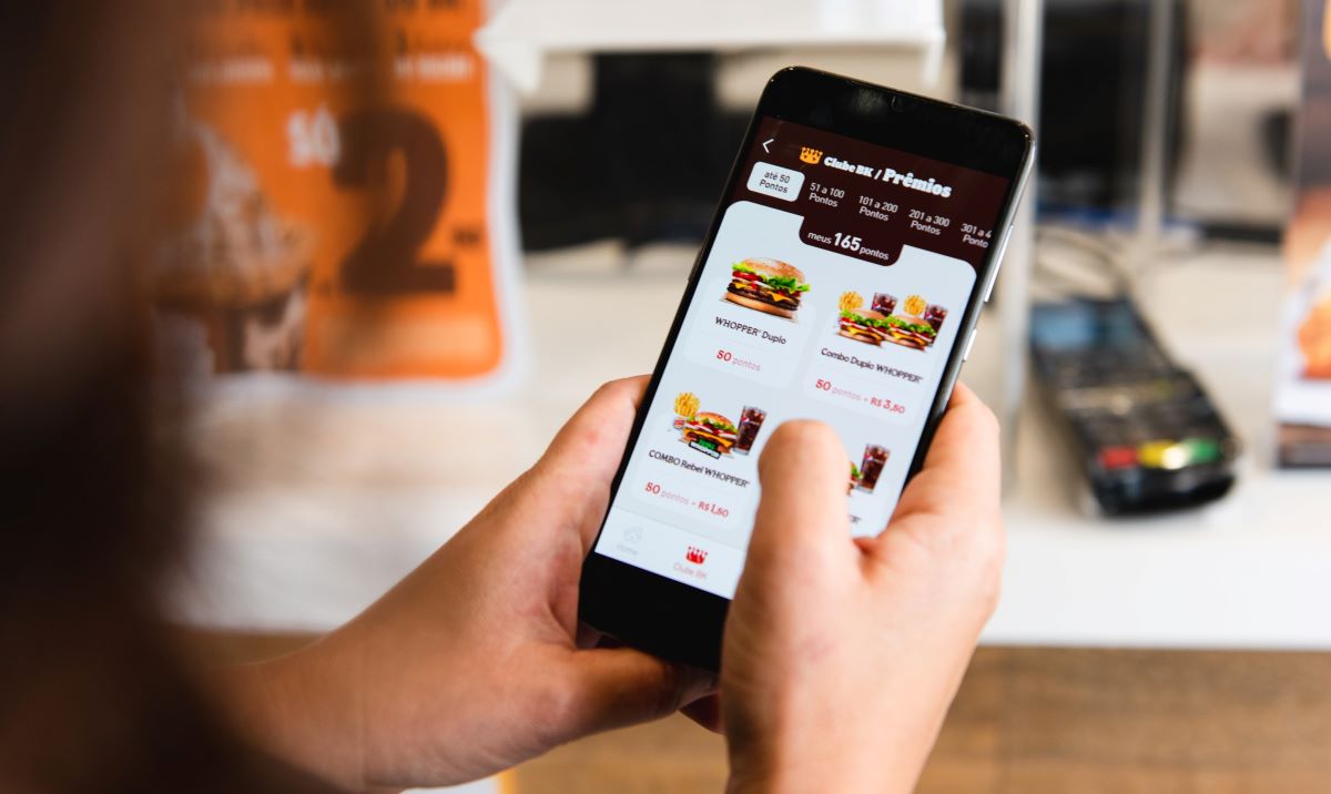 Burger King aposta no seu plano de transformação digital e lança programa de fidelidade para os fãs da marca no Brasil