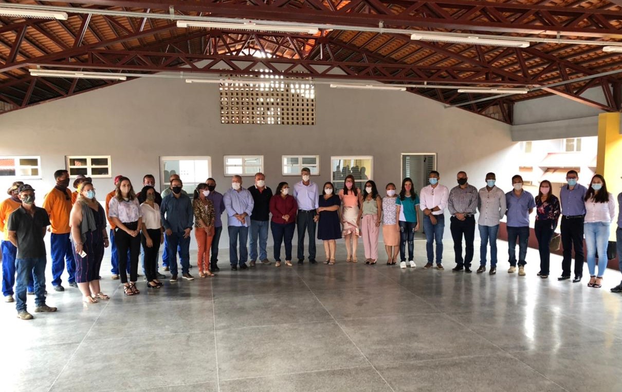 Alta Floresta | Prefeito e comunidade escolar inauguram escola Jardim das Flores