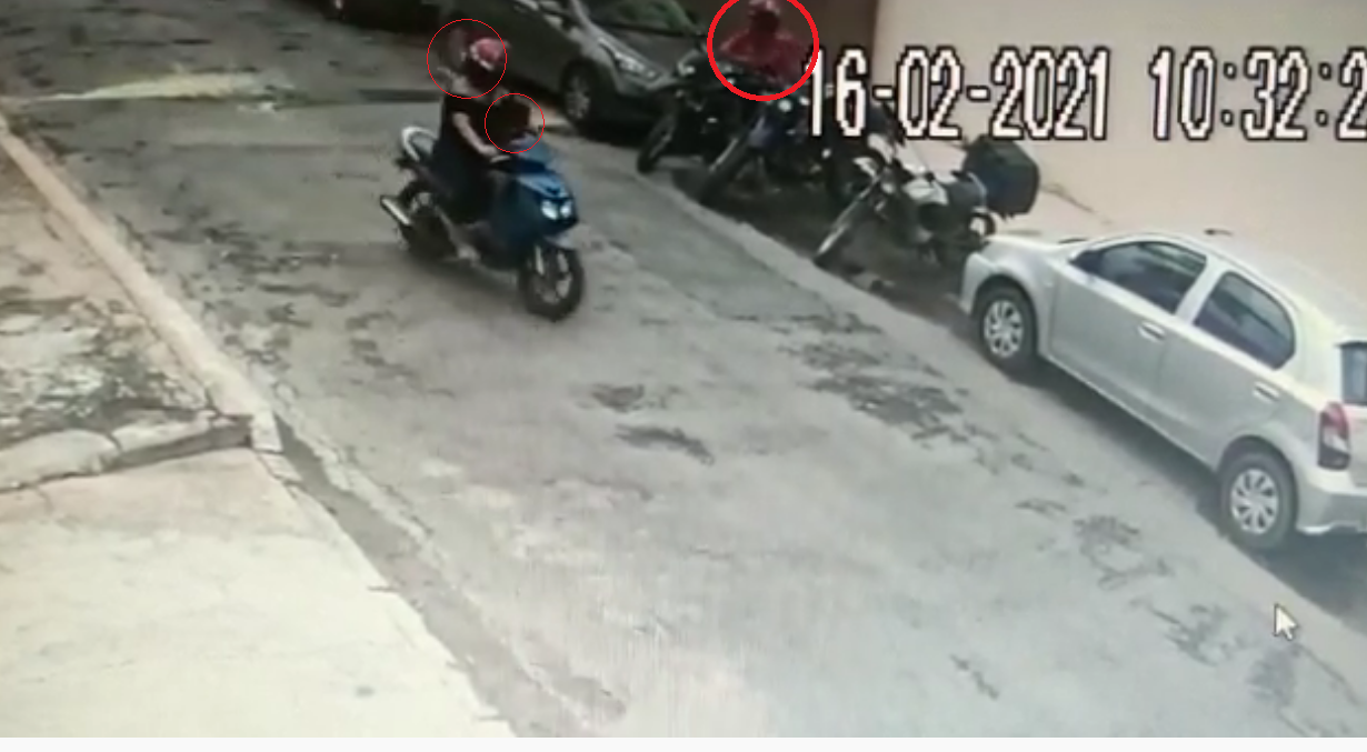 Câmera de segurança flagra homem furtando moto na companhia de mulher e criança em Cuiabá; veja vídeo