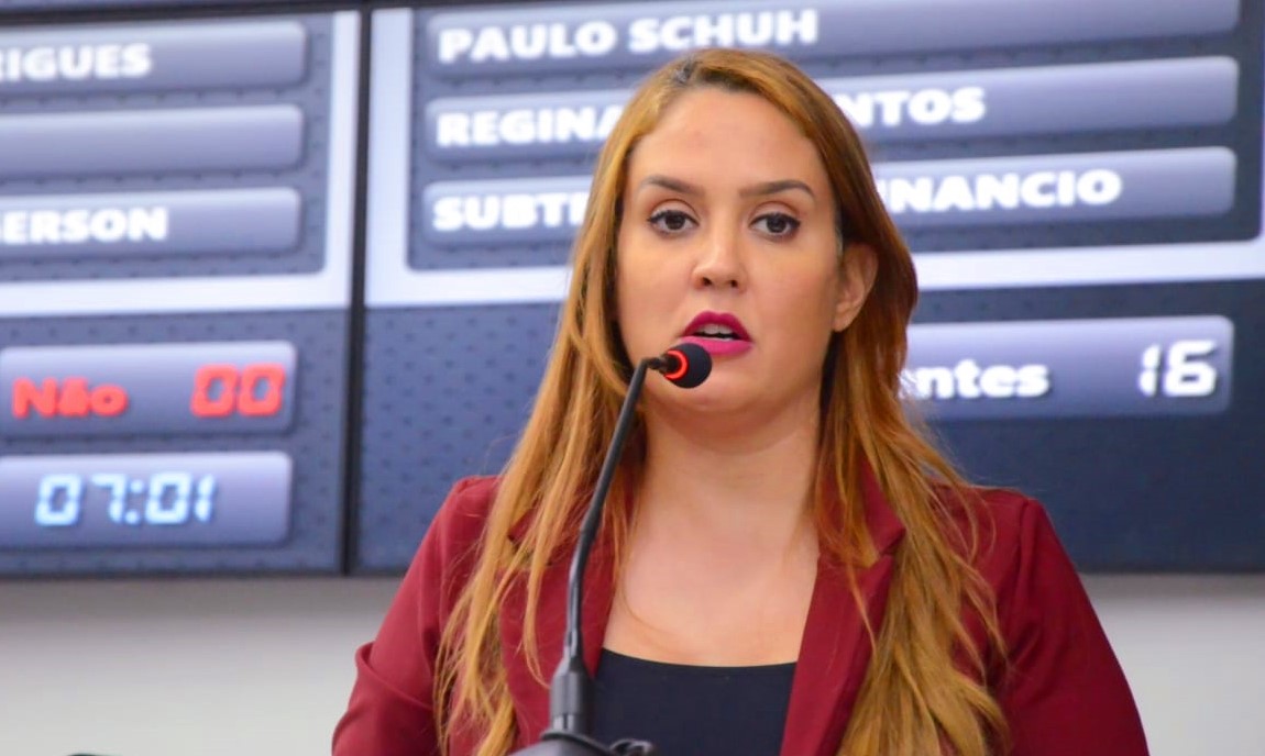 Aulas híbridas | Vereadora Kalynka tenta intermediar diálogo entre pais, escolas e Prefeitura