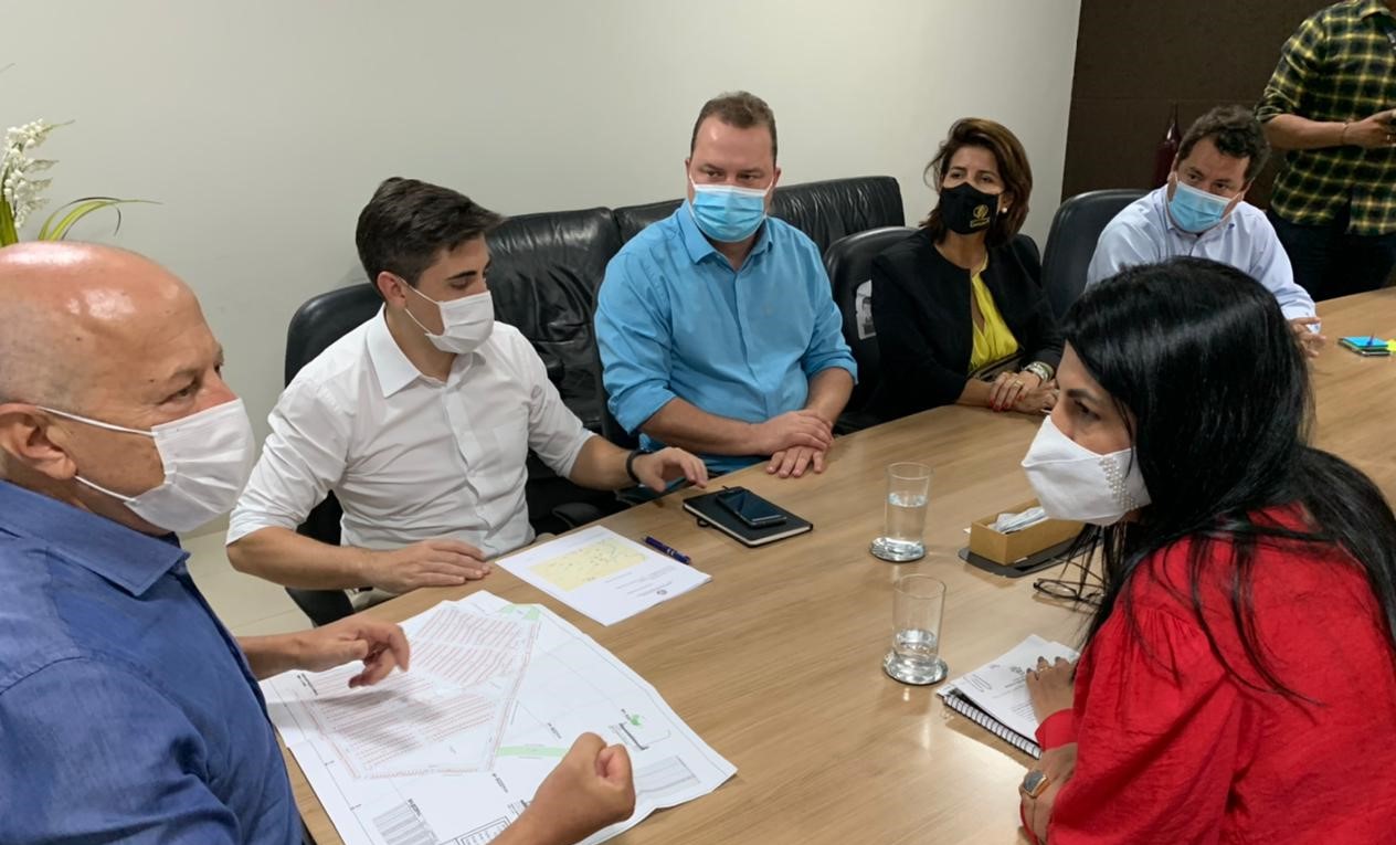 Prefeita de Cáceres viabiliza Escola para o Residencial Universitário I e II