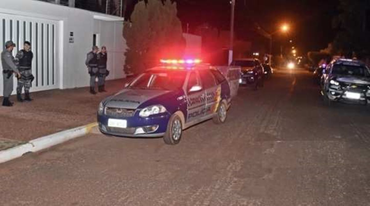 Mato Grosso | Adolescente de 15 anos tenta matar a própria mãe com golpes de facão