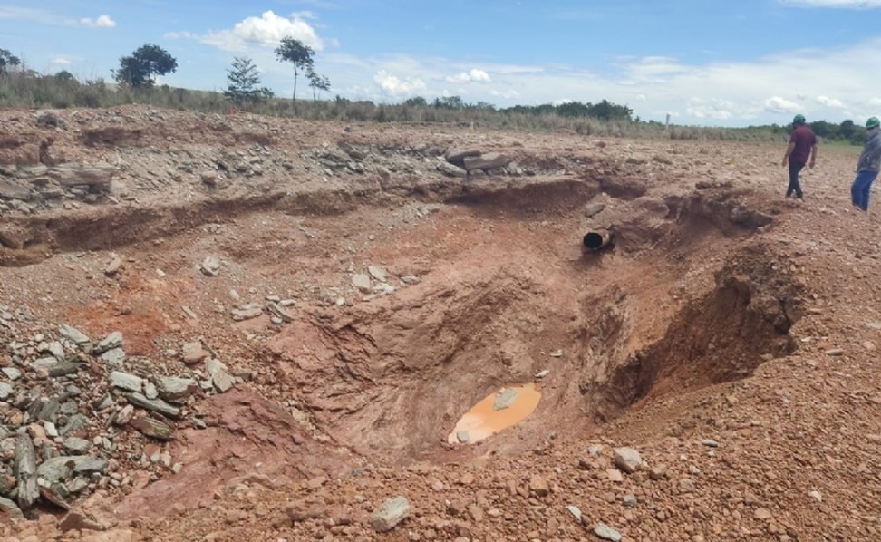 Mato Grosso | Explosão em gasoduto abriu buraco de 200 metros quadrados e 5 metros de profundidade, diz perícia