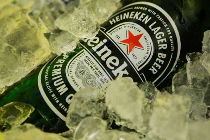 CEO da Heineken prevê 8 mil demissões por impacto da pandemia