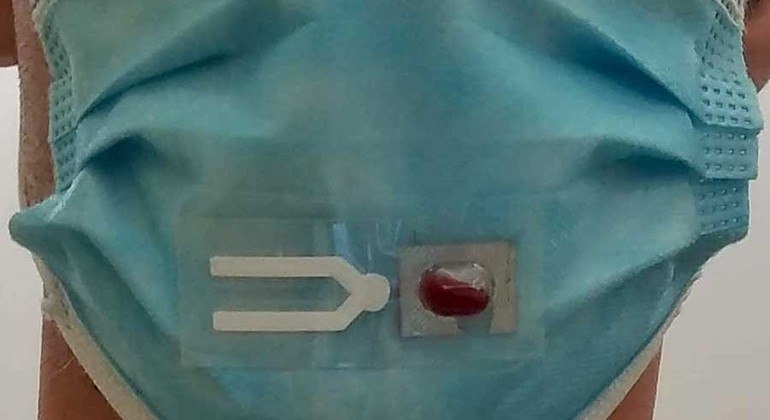 Engenheiros projetam máscaras com teste para detectar covid