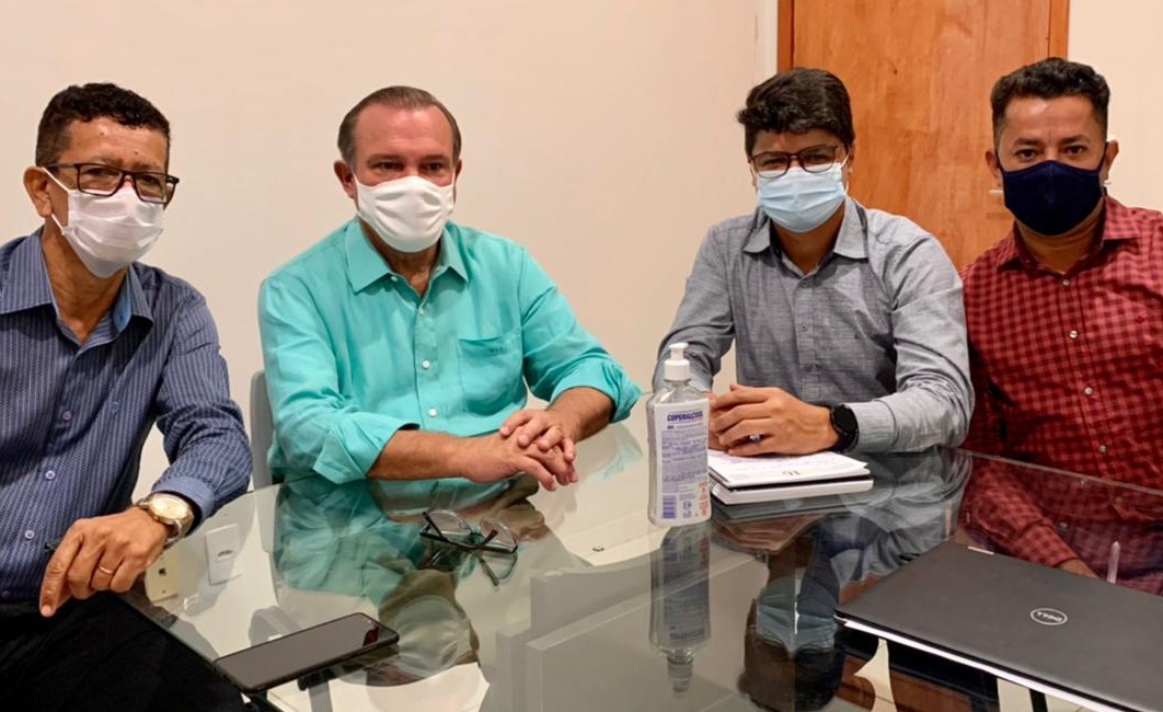 Gestores de Tesouro levam demandas ao Senador Wellington Fagundes
