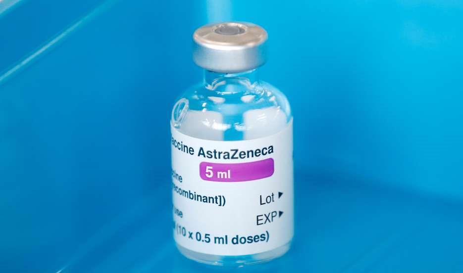 Fiocruz negocia mais 2 milhões de doses da vacina de Oxford