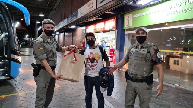 Mulher não comparece a encontro e jovem do Rio Grande do Sul fica três dias em rodoviária de São Paulo