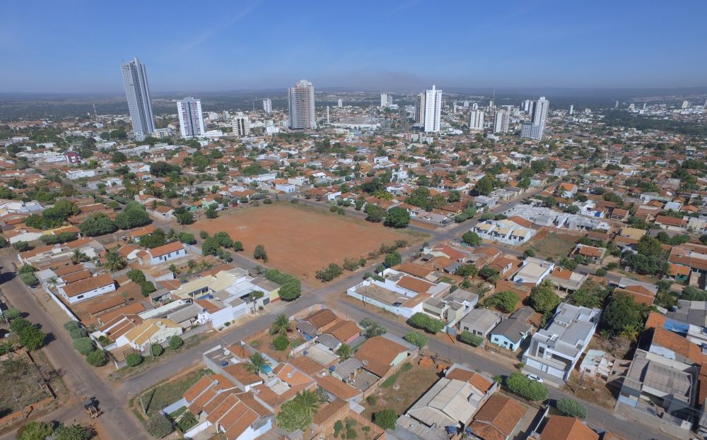Decreto suspende aulas presenciais, cirurgias eletivas e estabelece lei seca em Rondonópolis