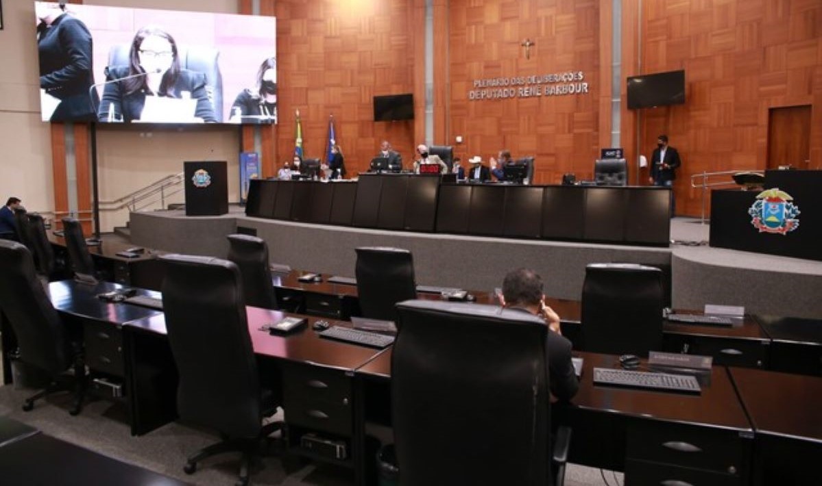 ALMT aprova auxílio para famílias carentes, proibição de corte de energia e crédito para empresas