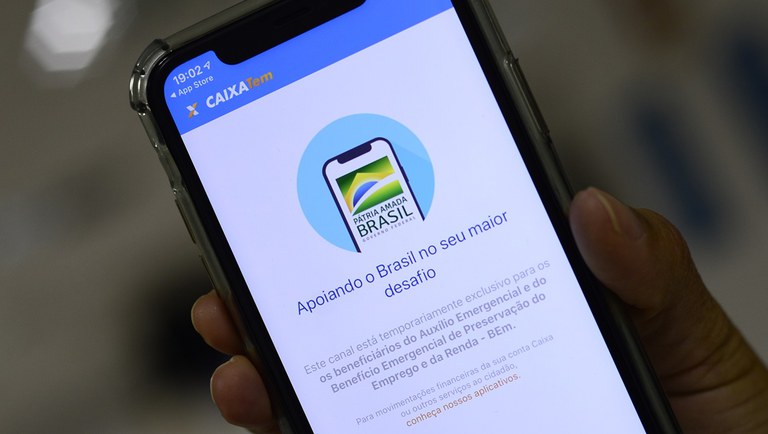 Quem recebeu o Auxílio Emergencial e teve renda tributável acima de R$ 22,8 mil em 2020 precisa devolver o valor do benefício