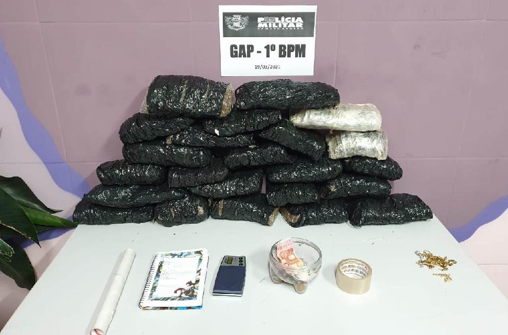 Cuiabá | GAp prende homem por violência doméstica e descobre central de tráfico de droga