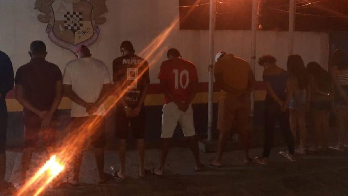 Mato Grosso | PM prende 14 e acaba com festa clandestina e aglomeração