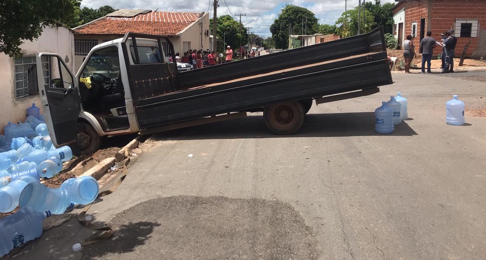 Várzea Grande | Menina de 4 anos morre pós ser atingida por caminhão