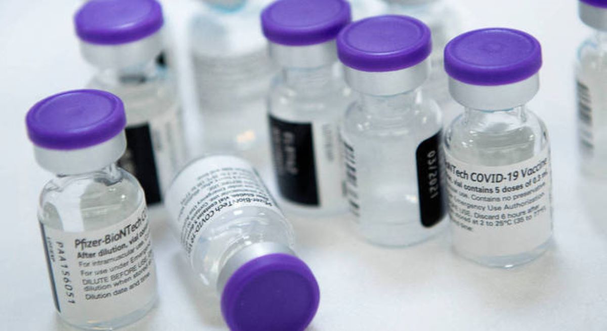 Vacina da Pfizer é 100% eficaz em adolescentes de 12 a 15 anos