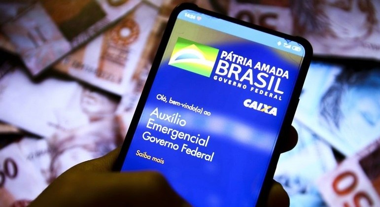 Proposta que autoriza volta do auxílio será promulgada nesta segunda (15)