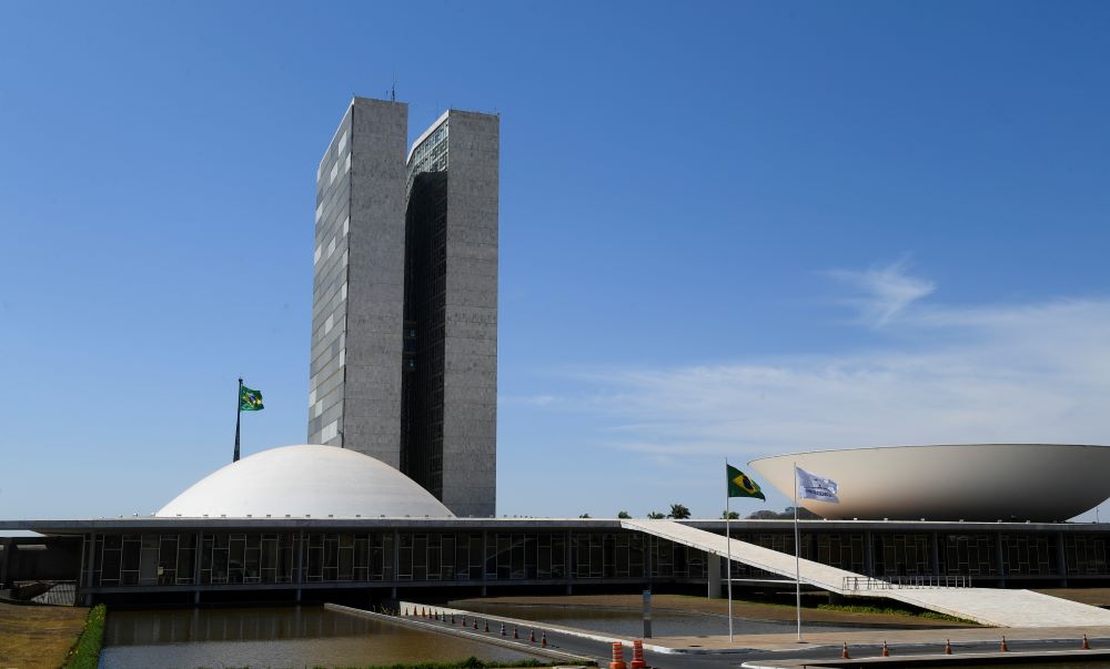 Rondonópolis | Prefeito pede apoio do Congresso para interceder no Ministério da Saúde por mais vacinas