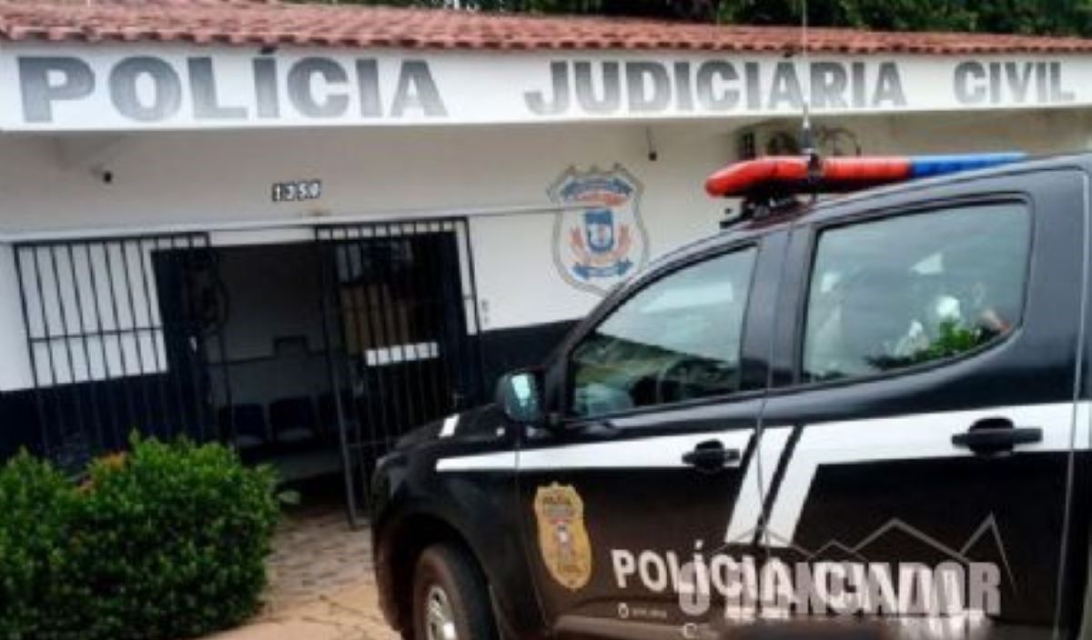 Homem é preso em casa após ameaçar e agredir companheira em Nova Xavantina