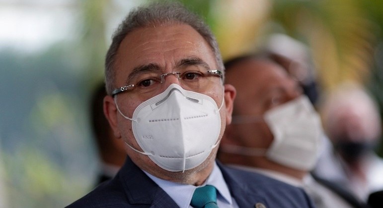 Novo ministro da Saúde promete vacinar 1 milhão de pessoas por dia