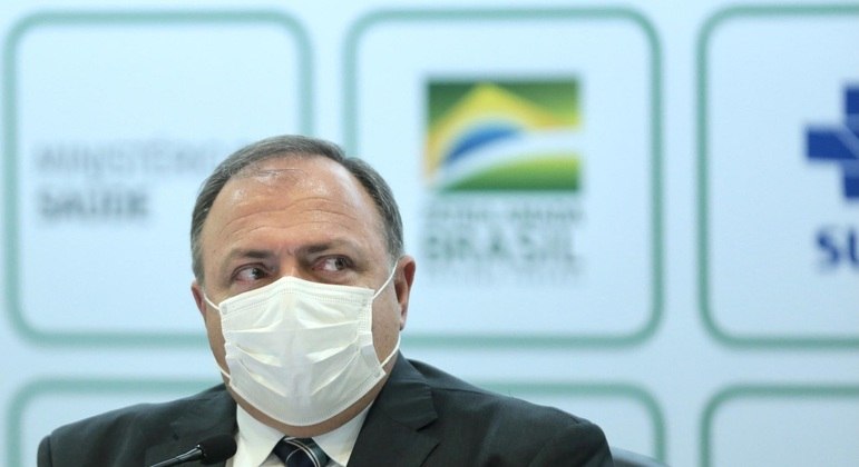 Pazuello anuncia contrato com 138 mi de doses da Janssen e Pfizer