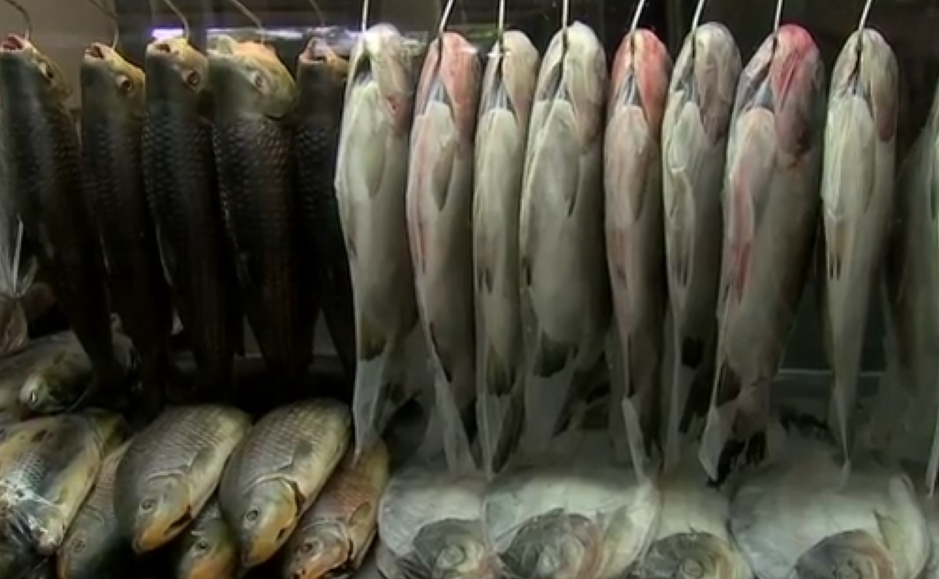 Cuiabá faz ‘drive thru’ para compra de peixe para o feriado