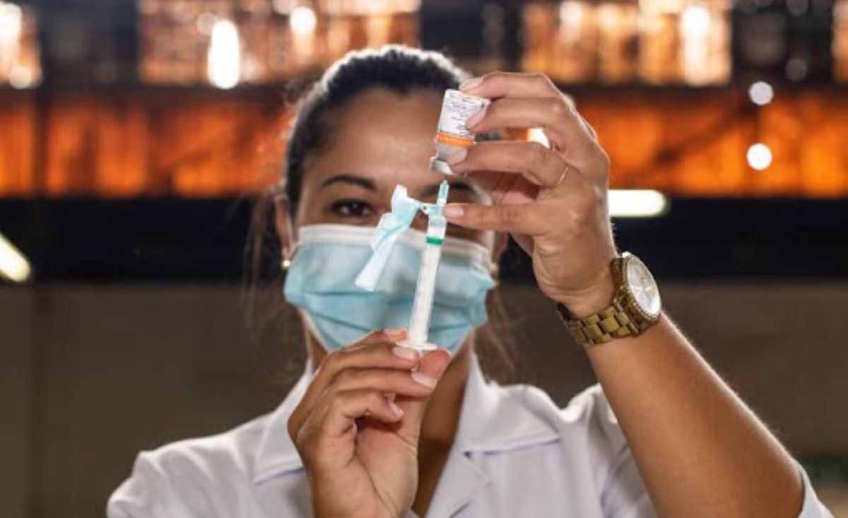 Saúde prorroga por mais um ano a atuação de 2.900 profissionais