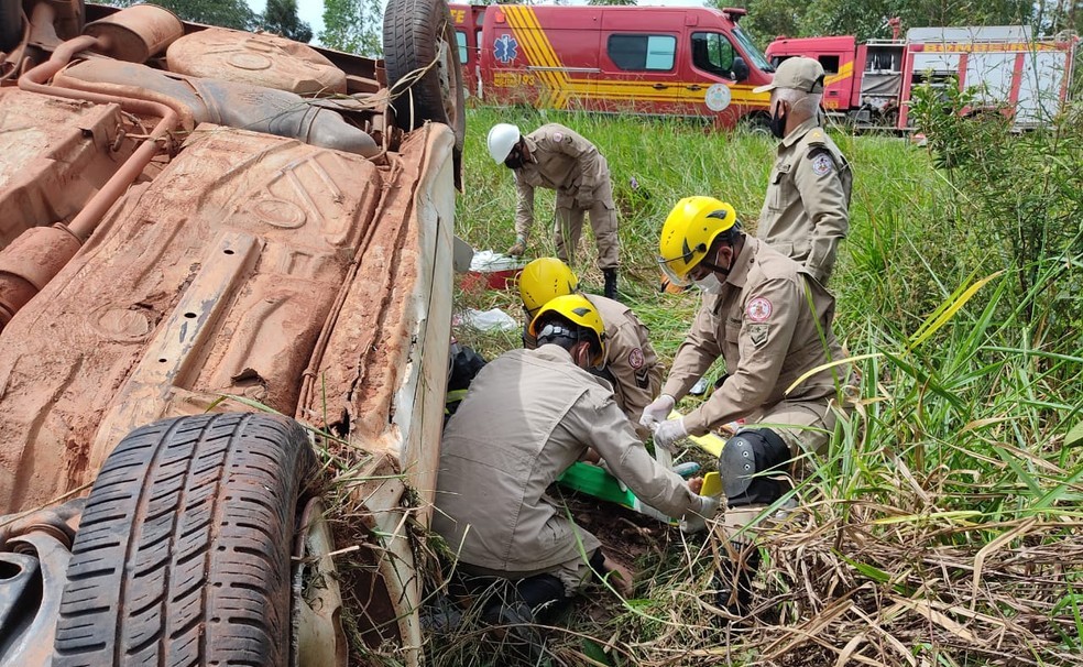Barra do Garças | Motorista morre e dois passageiros ficam feridos ao serem arremessados de carro
