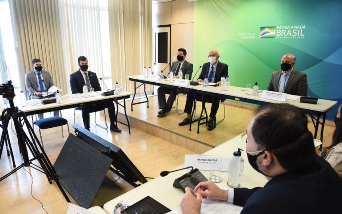 Aprovadas novas resoluções para a educação pública brasileira
