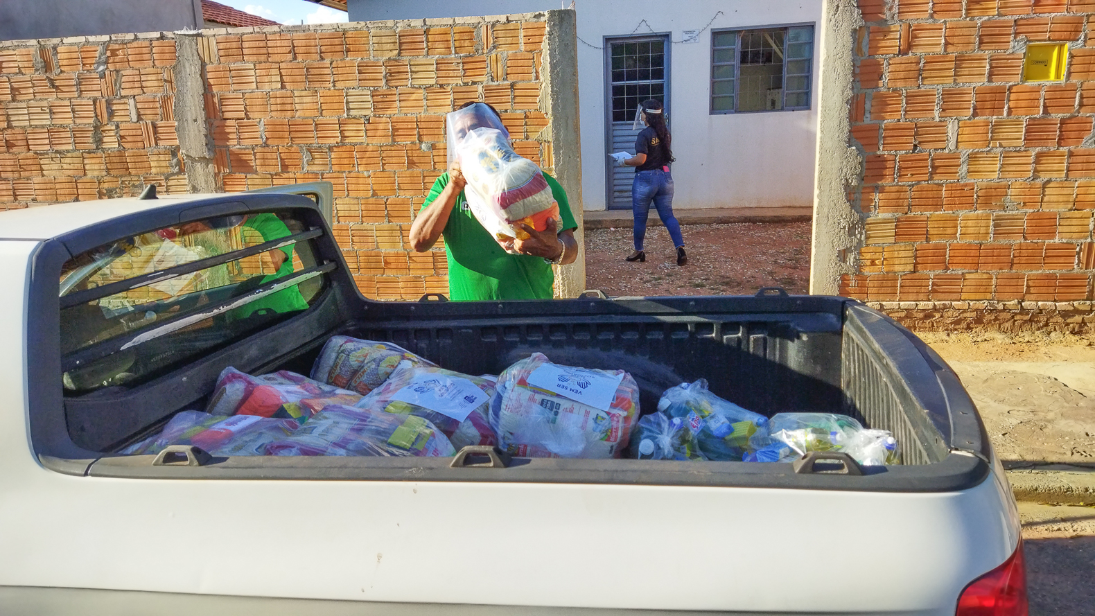 Cáceres | Campanha “Vacinação Solidária” arrecada uma tonelada de alimentos não perecíveis