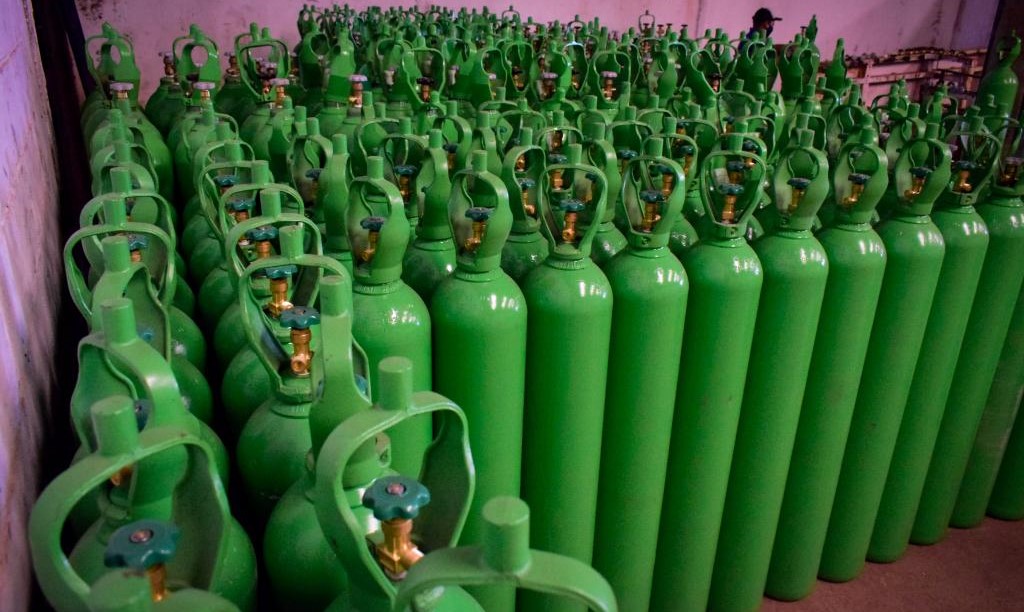 Campanha ‘Oxigênio Solidário’ arrecada R$ 1,13 milhão em cilindros e cargas para atender unidades de saúde
