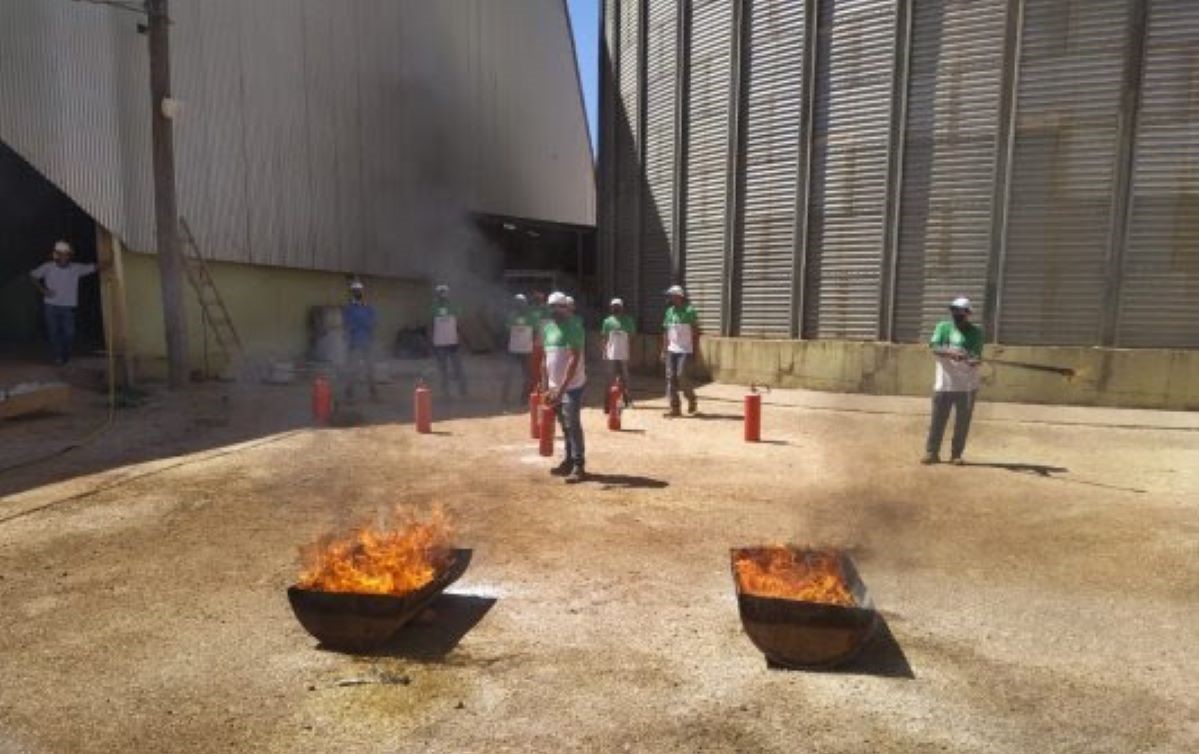 Senar-MT capacita trabalhadores para combater incêndios no campo