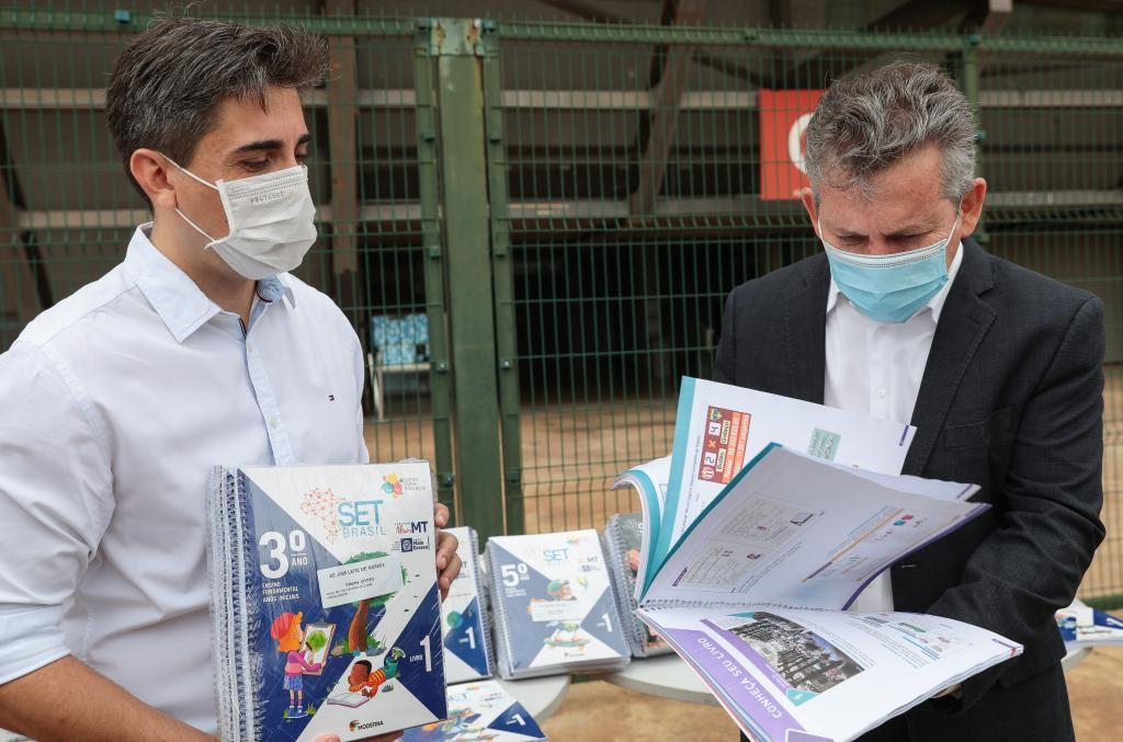 Governo de Mato Grosso entrega material didático para aprimorar aulas não presenciais