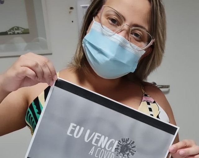 Cuiabá | Jornalista recebe alta após mais de 20 dias internada e vai tratar sequelas da Covid-19 em home care
