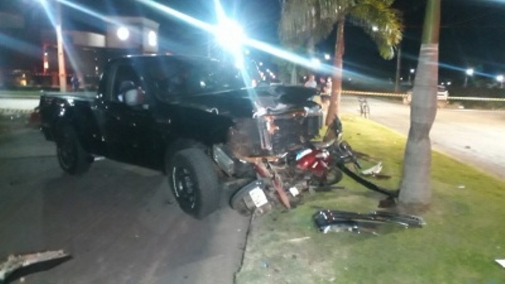 Sinop | Motociclista morre após colidir contra camionete