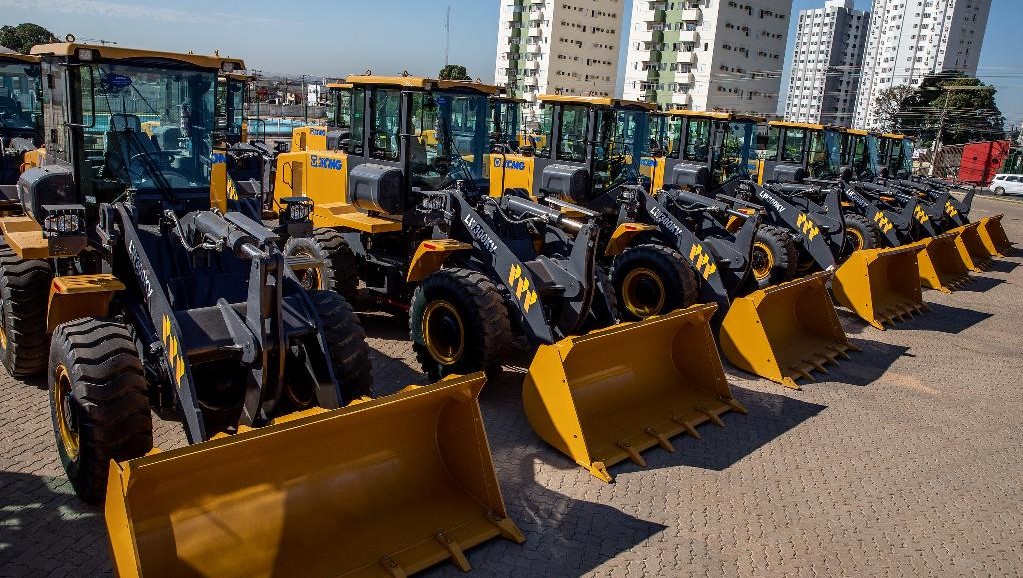 Mato Grosso | Governo começa a receber máquinas e equipamentos adquiridos para conservação de rodovias