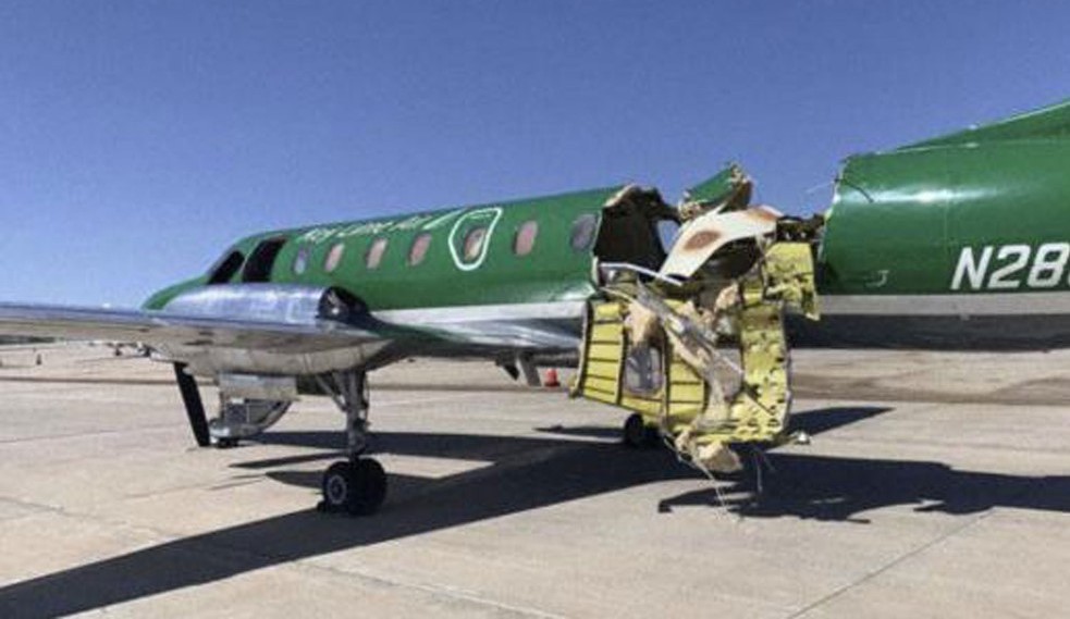 Após colisão no ar, piloto pousa sem perceber avião quase partido ao meio